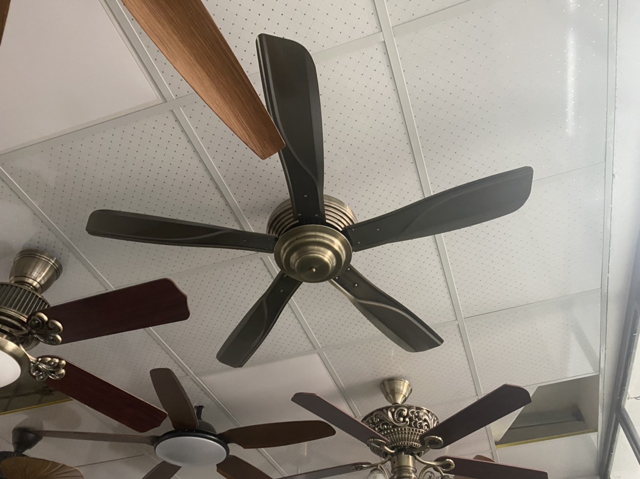 QUẠT TRẦN ĐÈN AT23