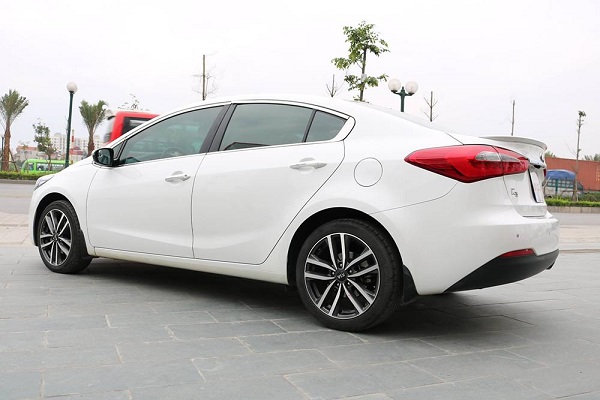 xe du lịch 4 chỗ