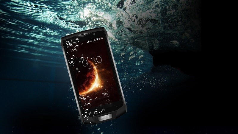 Top 5 smartphone "nồi đồng cối đá" pin trâu, tiêu chuẩn quân đội