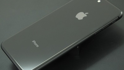 Cùng chiêm ngưỡng iPhone 8 Plus Space Grey tại Việt Nam: Màu đen không "sâu" như Galaxy S8 nhưng bám ít dấu vân tay hơn