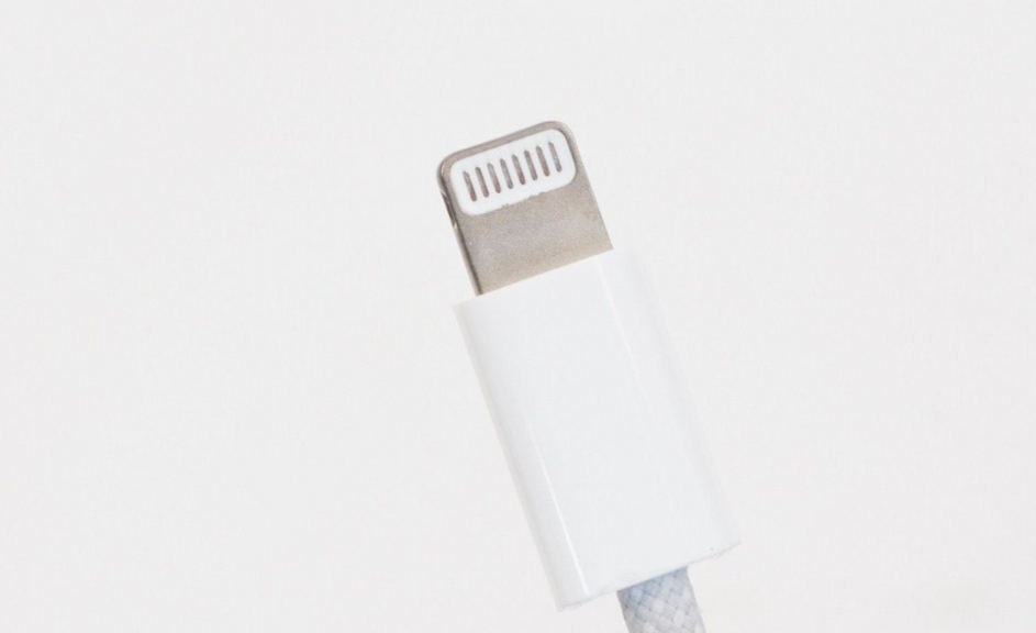 Cáp Bọc Dù Apple Lightning to Type - C - Hàng Chính Hãng