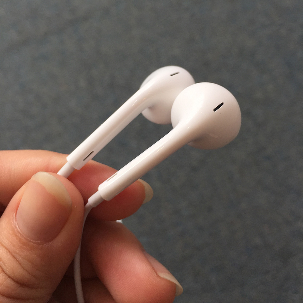 Tai Nghe iPhone 13 Pro Max - Chính Hãng