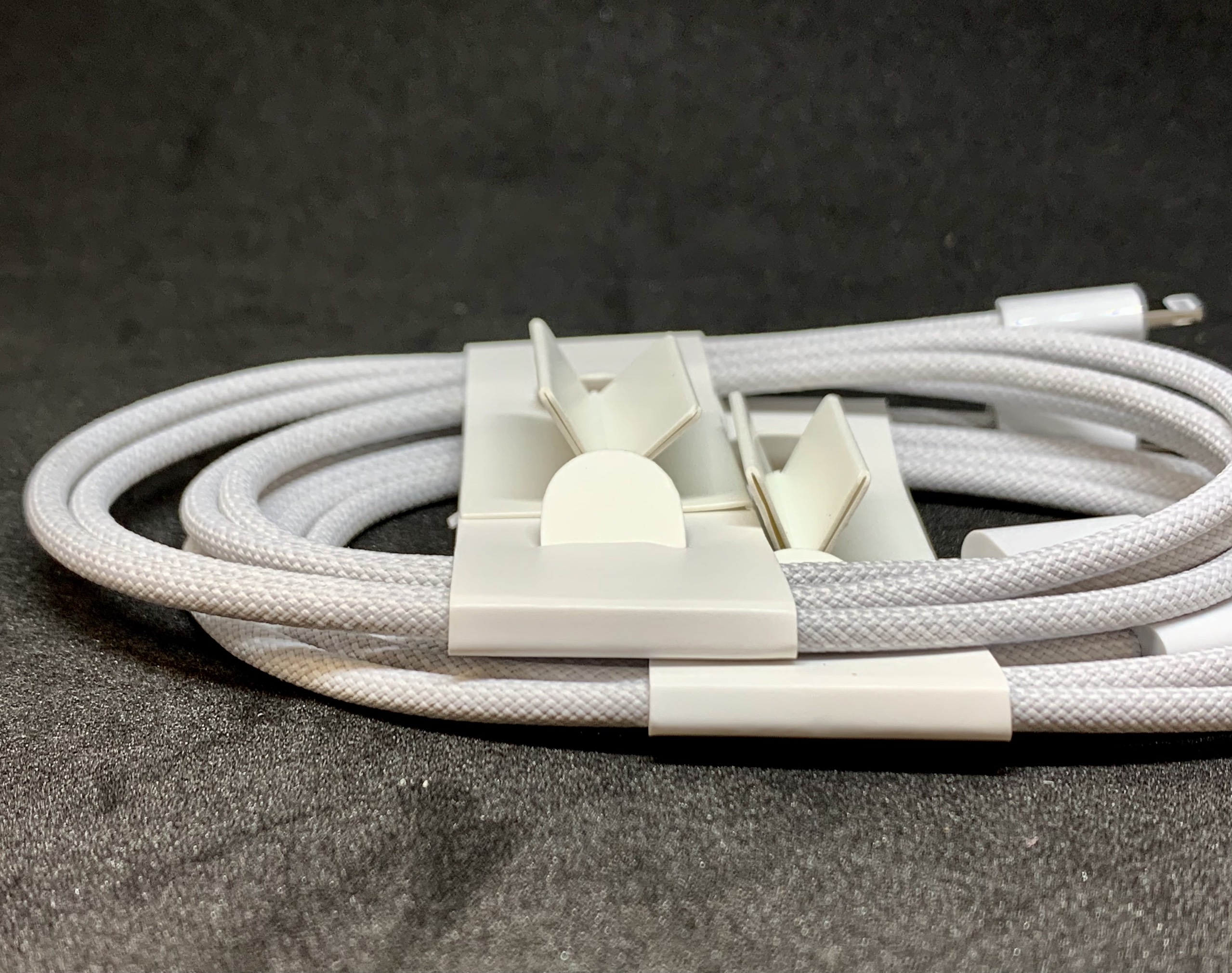 Cáp Bọc Dù Apple Lightning to Type - C - Hàng Chính Hãng