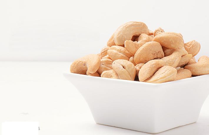Những người không nên ăn hạt điều rang muối