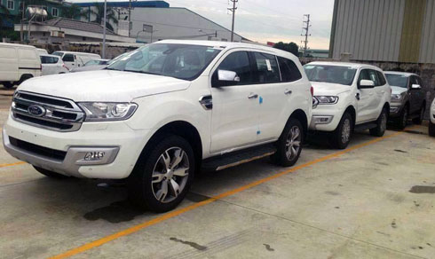 Ford Everest 2015 đầu tiên về Việt Nam