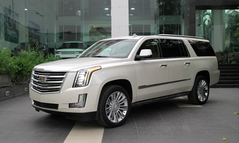 Escalade ESV Platinum trắng đầu tiên về Việt Nam