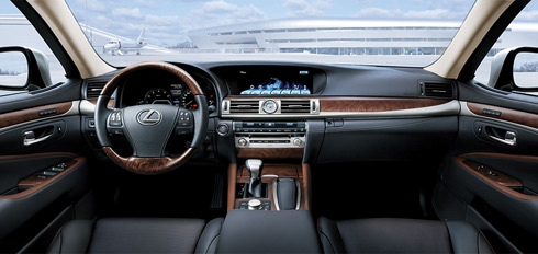Lexus LS460L - sedan hạng sang thực dụng