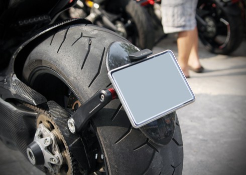 Lắp sai vị trí biển số xe có bị xử phạt?