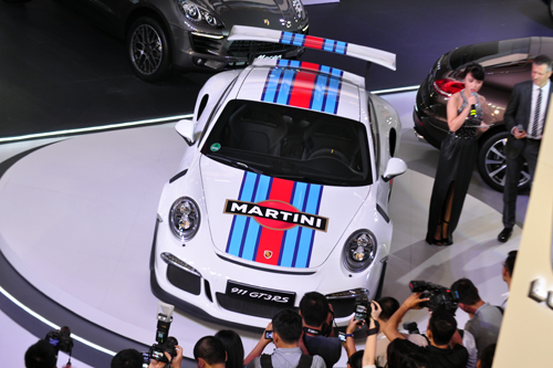 Những vấn đề nổi bật của thị trường ô tô, xe máy 2015