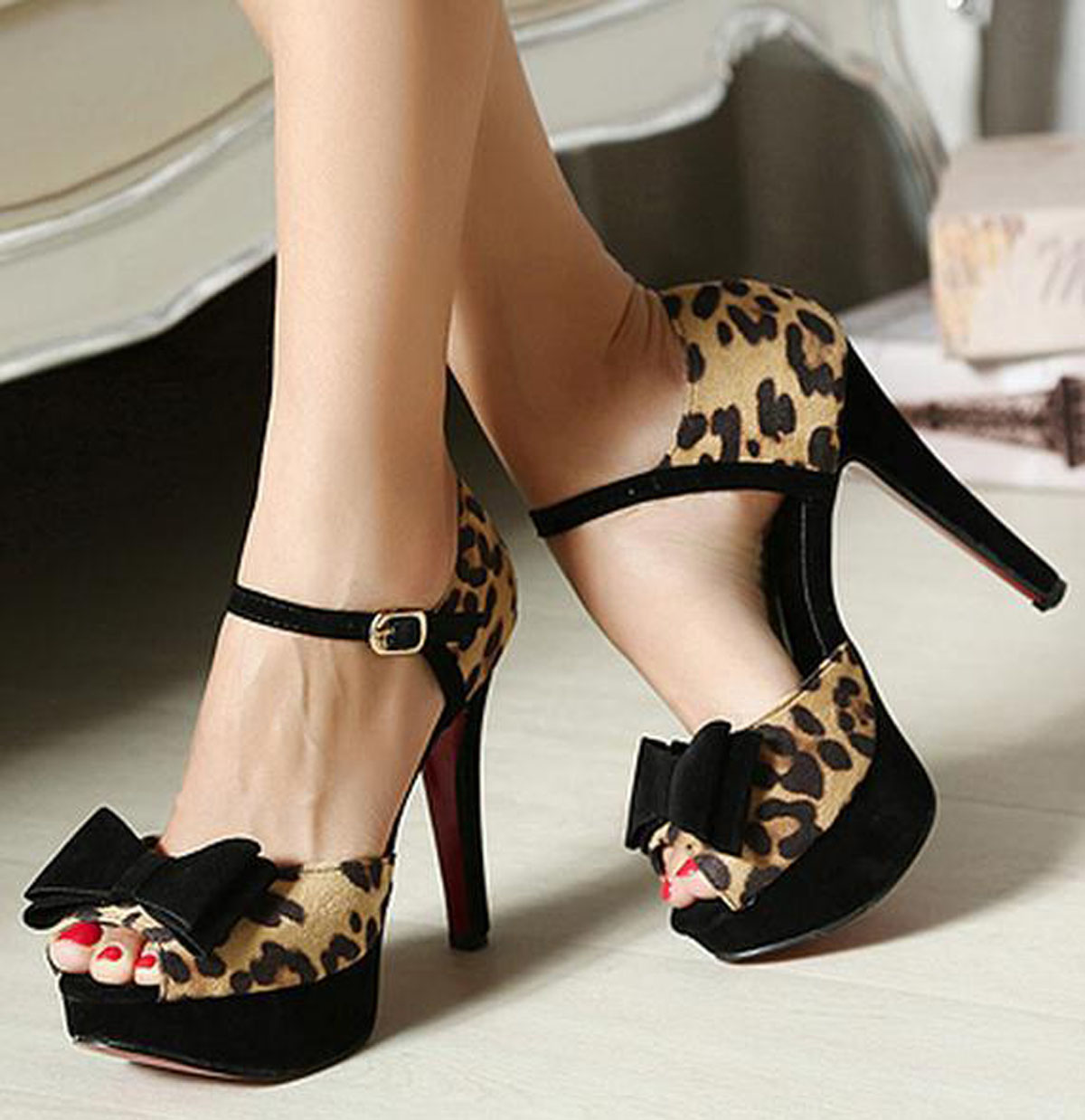 Chọn giày thế nào cho đúng khi lái ô tô?