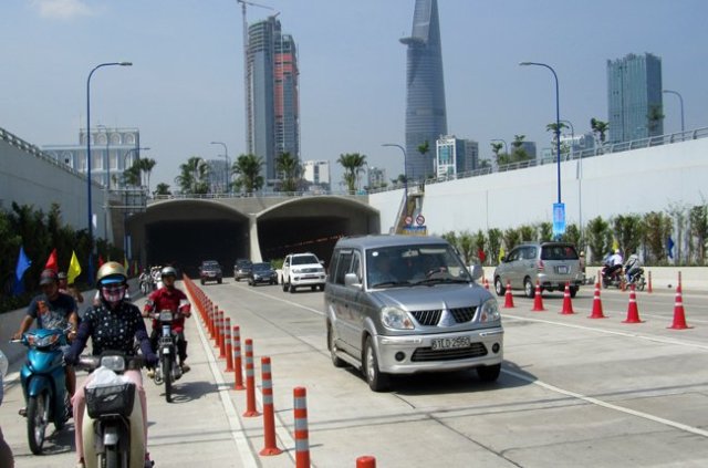 Cách lái xe an toàn trong hầm đường bộ