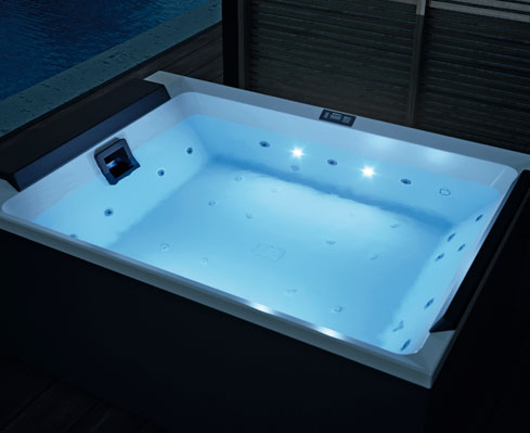 BỒN MASSAGE NOVELLINI