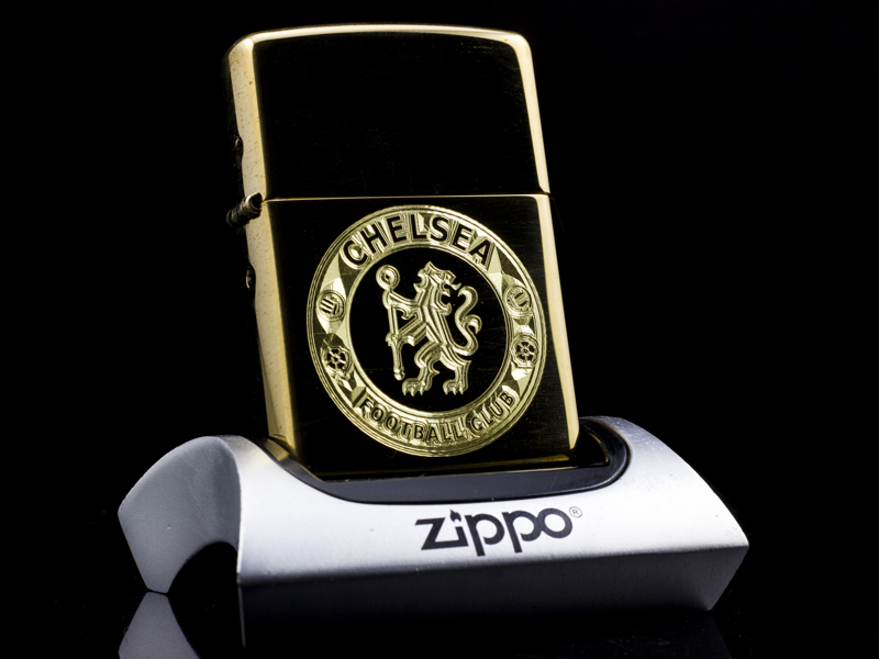 Zippo Khắc Logo Chelsea độc đáo quà tặng ông xã