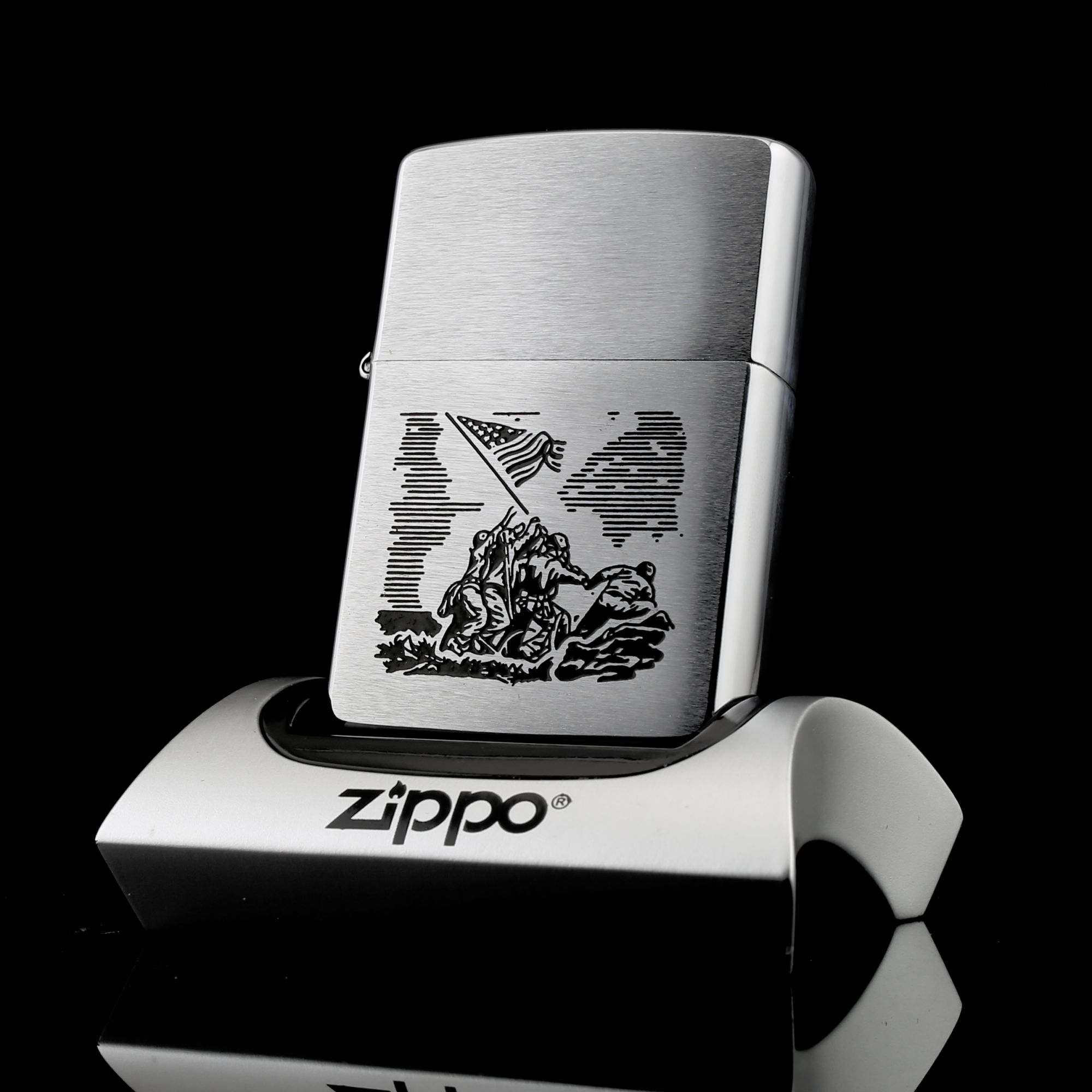 Zippo-US-ARMY-VICOTRY-XIII-1997-zippo-co-la-ma-chien-tranh-chinh-hang-my-100%-uy-tin