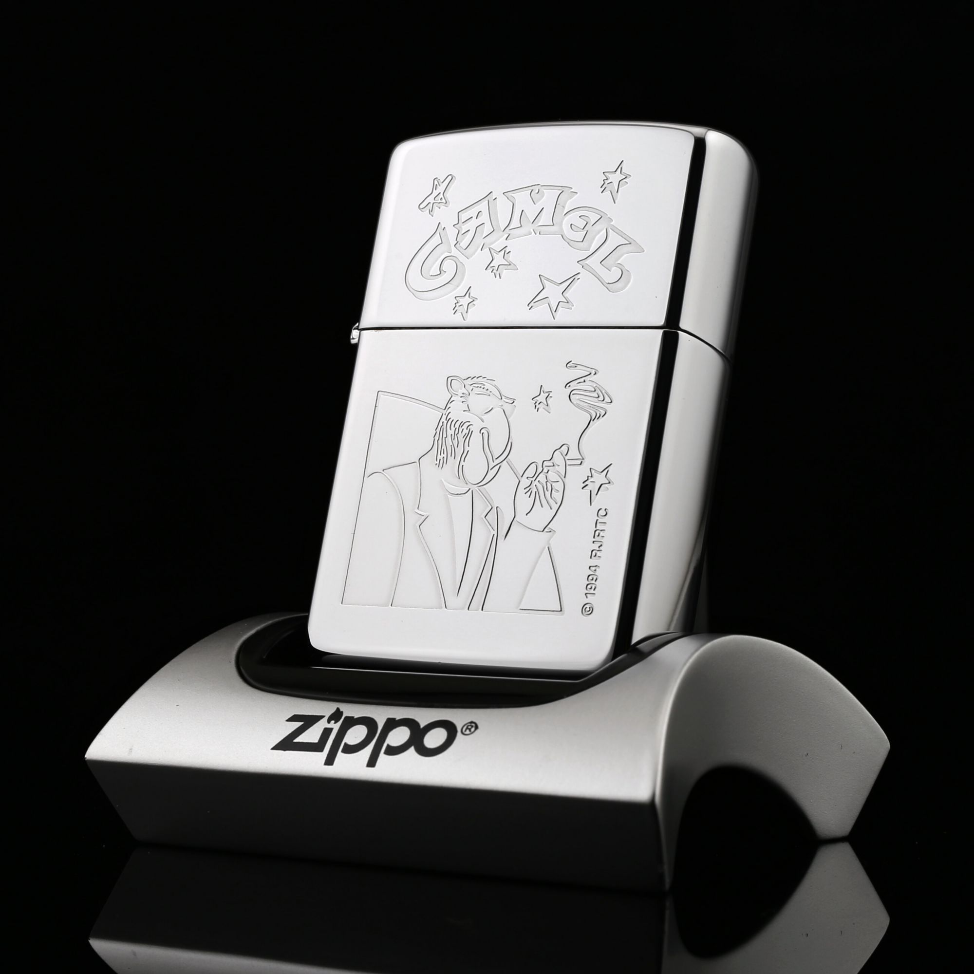 Zippo-La-Ma-Lac-Da-Camel-1994-zippo-la-ma-co-xua-quy-hiem-cua-hang-zippo-uy-tin