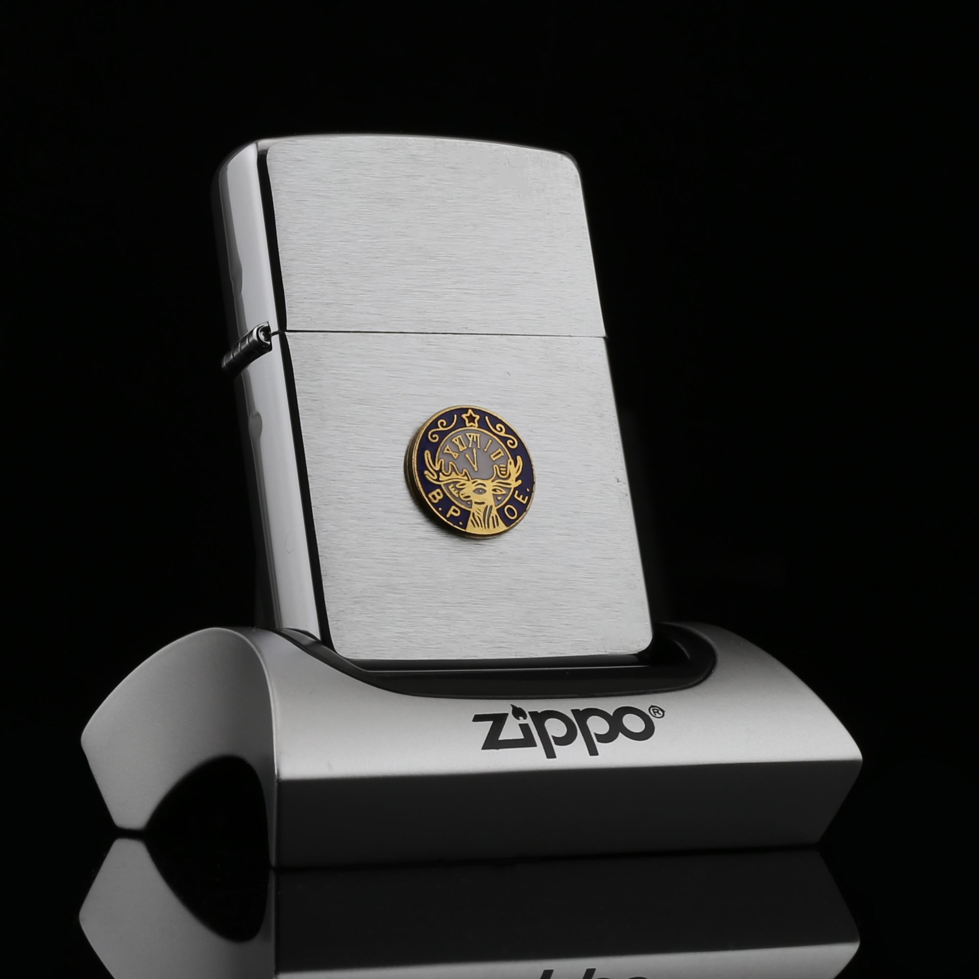 Zippo-la-ma-op-noi-emble-PPOE-XI-1995-chrome-van-ngang-dac-biet-dat-tien-nhat-the-gioi-sieu-hiem