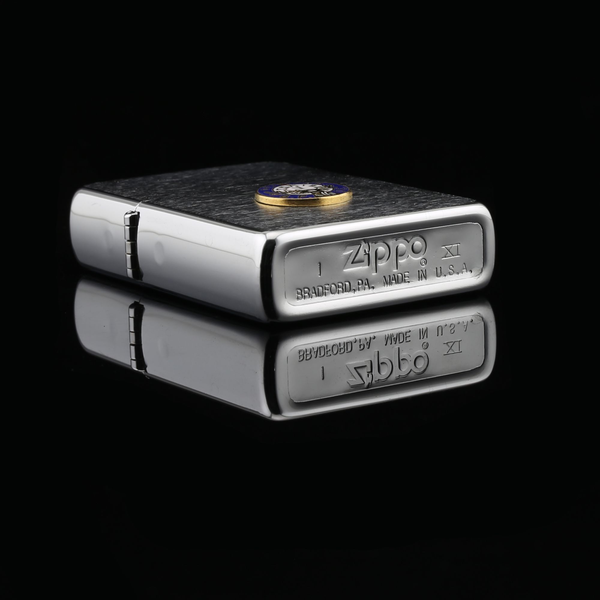 Zippo-la-ma-op-noi-emble-PPOE-XI-1995-chrome-van-ngang-dac-biet-dat-tien-nhat-the-gioi-sieu-hiem-moc-day-dep