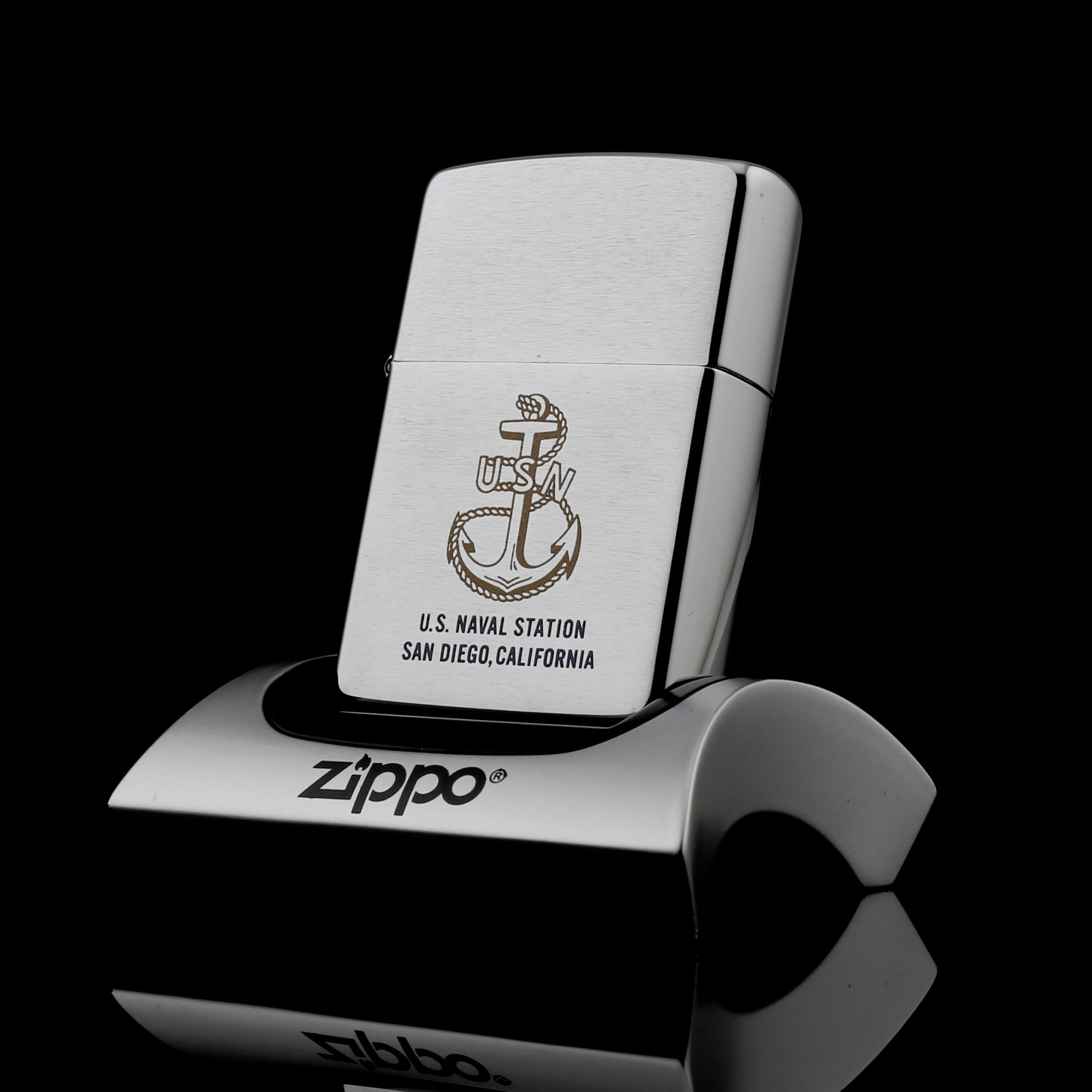 Zippo-US-NAVAL-STATION-SAN-DIEGO-CALIFORNIA-1989-mo-neo-hai-quan-my-zippo-chien-tranh