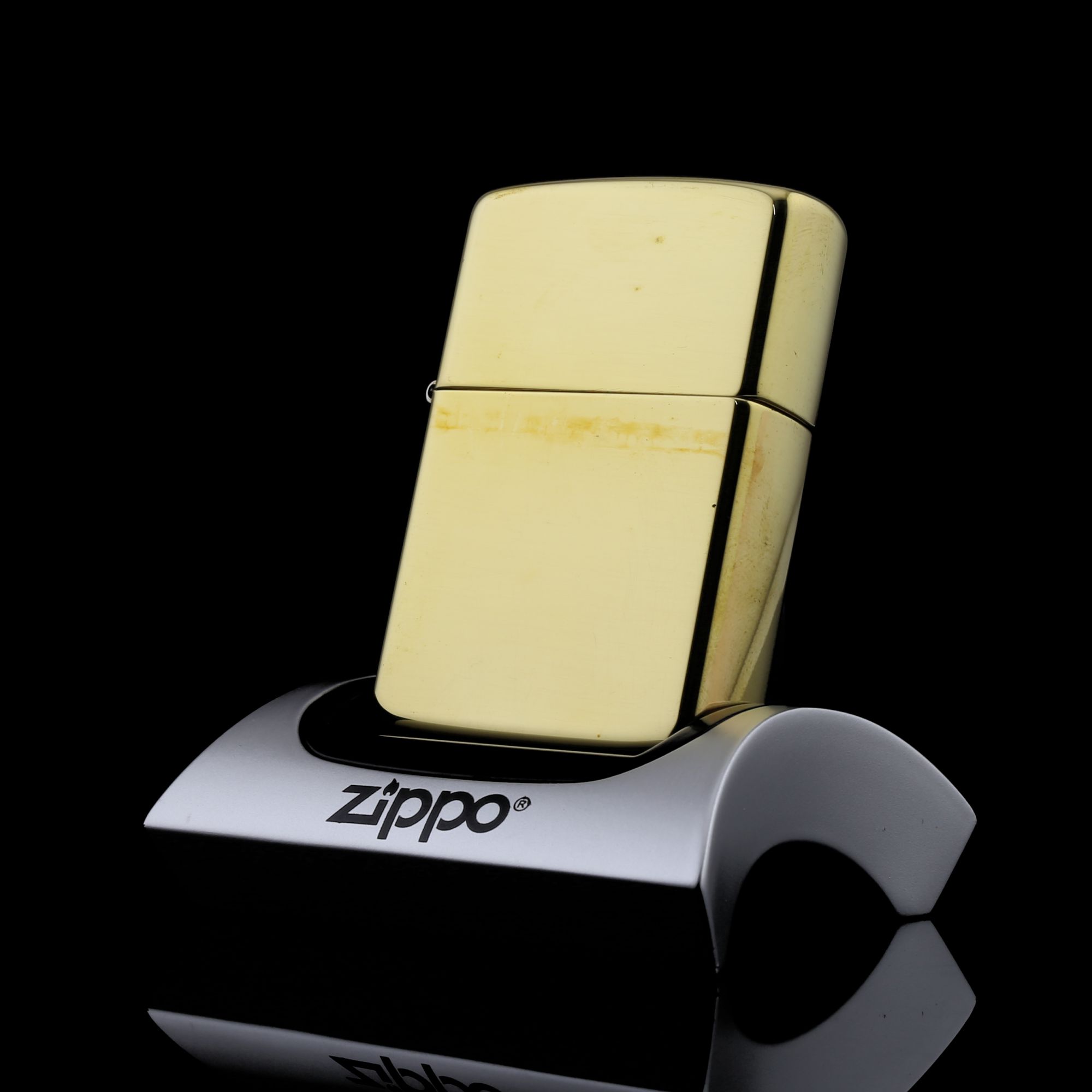 Zippo-zippo-solid-brass-la-ma-dong-nguyen-khoi-vang-sieu-hiem-chu-nien-ban-ky-niem-cua-hang-uy-tin