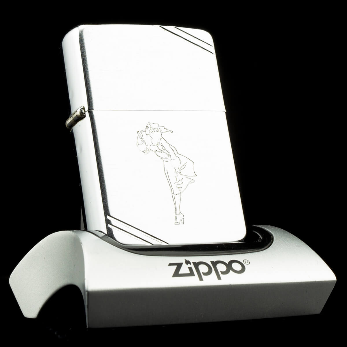 bat-lua-zippo-used-vintage-1937-varga-girl-1985-i