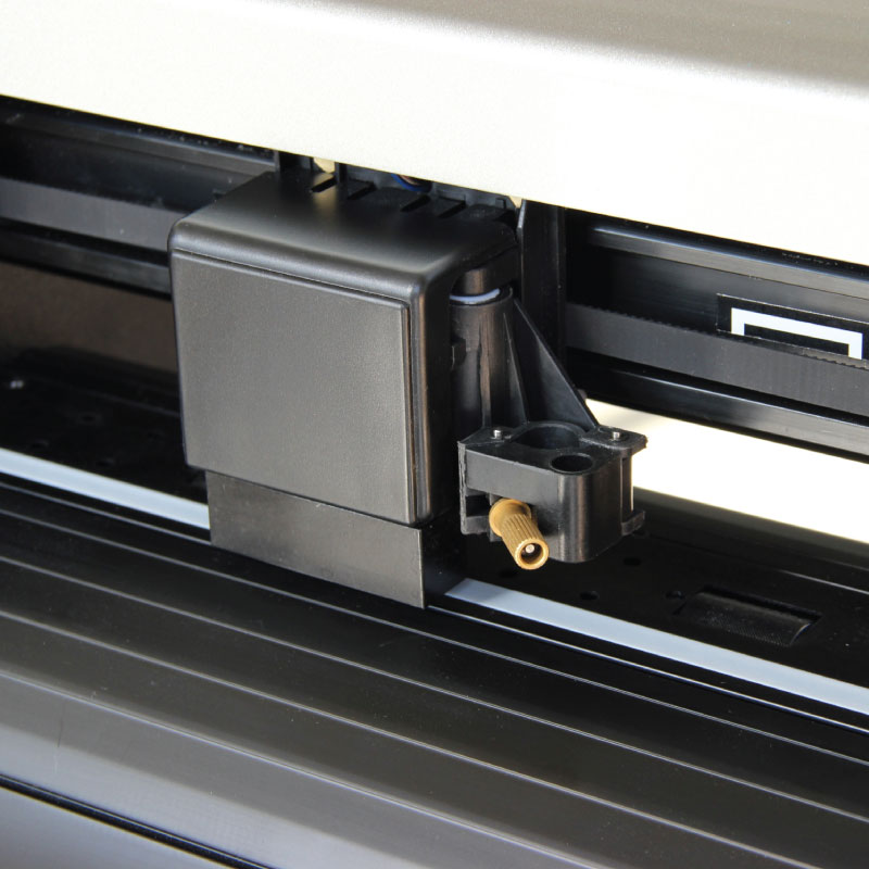 máy cắt decal Liyu 630