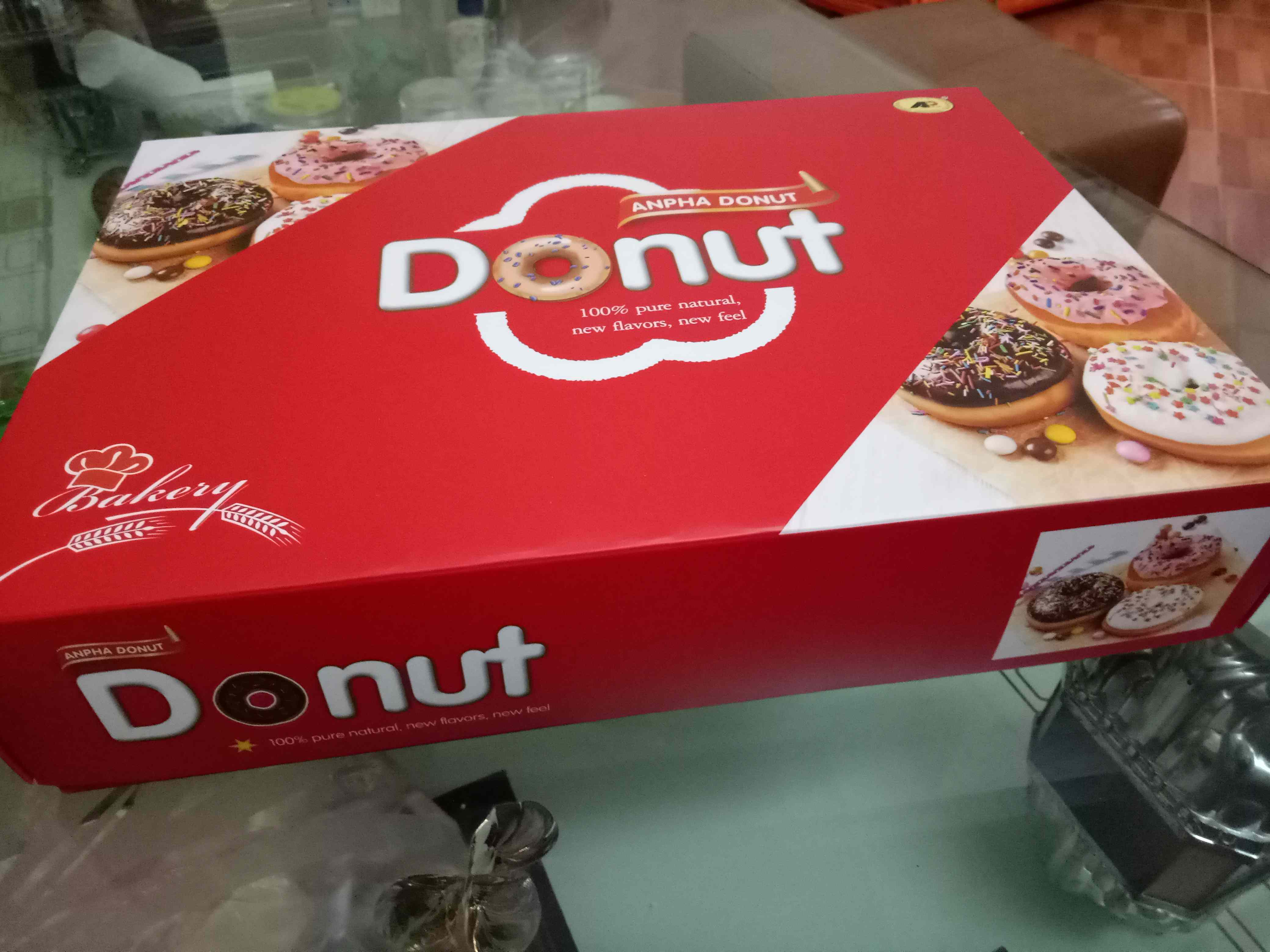 Hộp bánh kem Donut