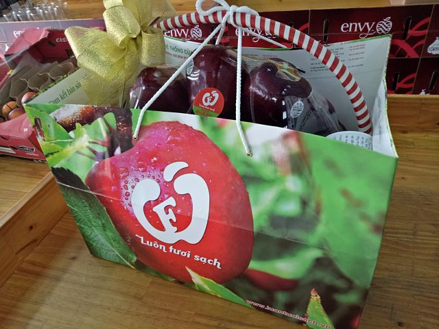 In túi giấy đựng trái cây