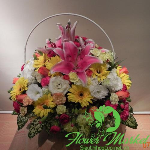 Giỏ hoa tươi chúc mừng HCM619