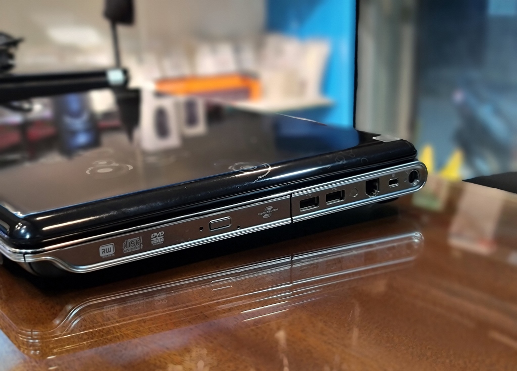 Laptop HP DV6 Zin cũ giá rẻ được bán tại shop Nguyên Linh