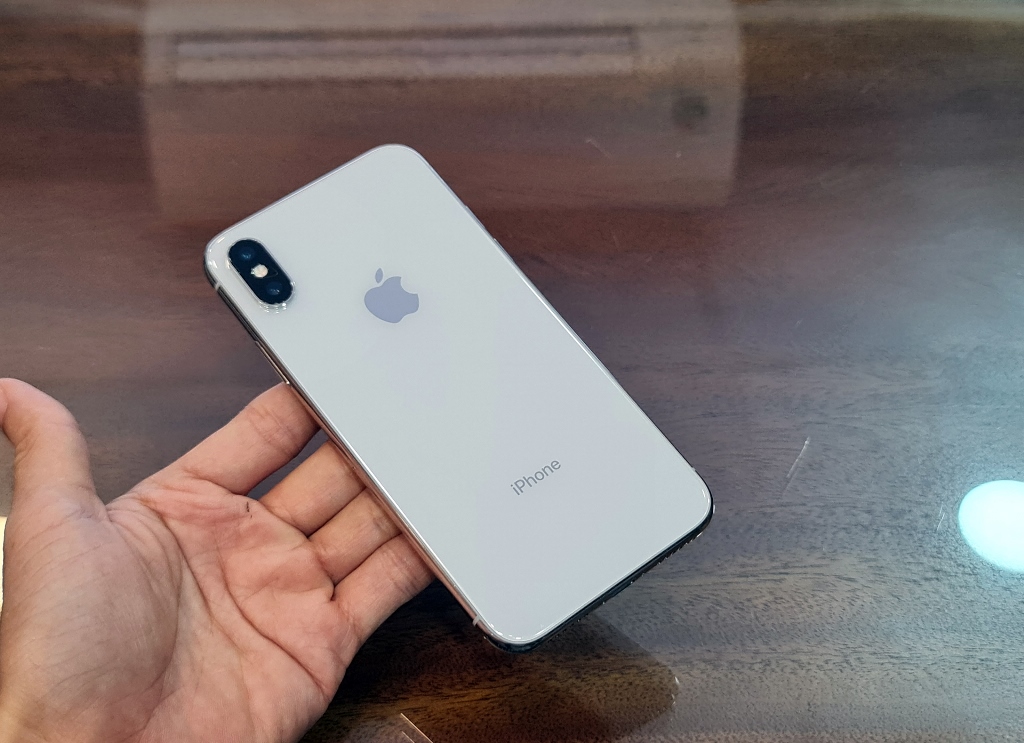 iphone X quốc tế 64gb zin cũ giá rẻ tại shop Nguyên Linh