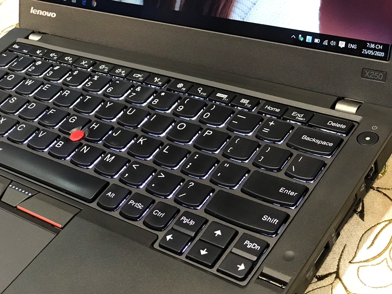 HÌNH CHỤP THINKPAD X250 CŨ TẠI NGUYÊN LINH