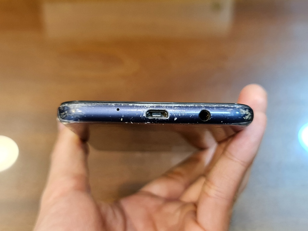 Samsung J7 Plus Zin cũ giá rẻ được bán tại shop Nguyên Linh
