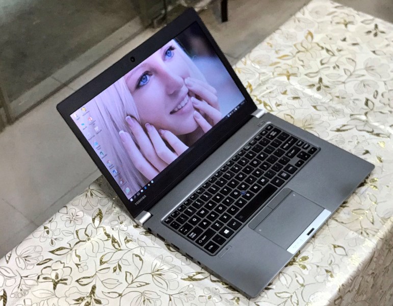 HÌNH CHỤP TOSHIBA Z30 CŨ TẠI NGUYÊN LINH