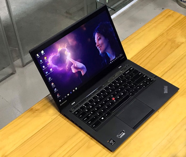 kiểu dáng thinkpad x1 carbon gen 2