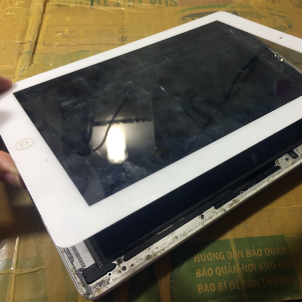 Thay mặt kính cảm ứng ipad 2