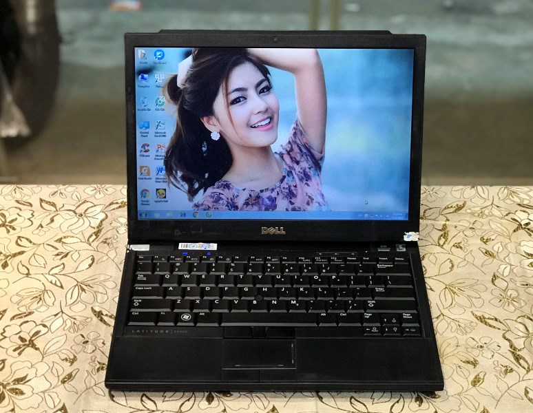 Laptop Dell Latitude e4300 (CORE 2 P9400, DDR3 4GB, SSD 120GB, 13.3INCH)
