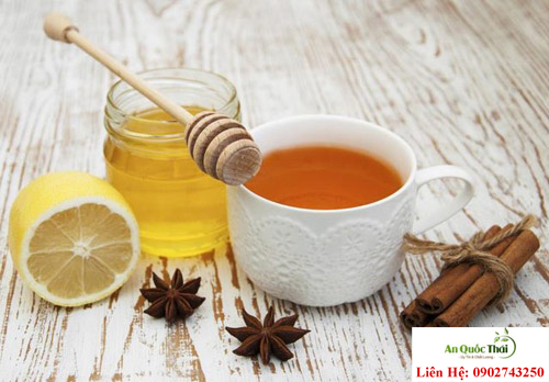 Trà bột quế pha mật ong