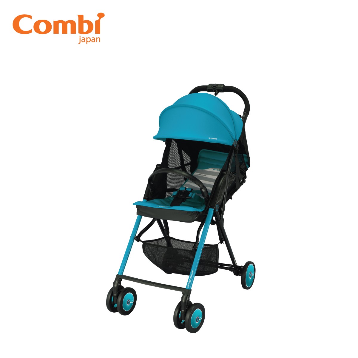Xe đẩy bốn mùa của Combi có hai lớp đệm cho mẹ linh hoạt sử dụng
