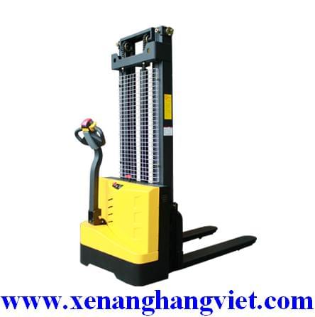 xe nâng điện tự động