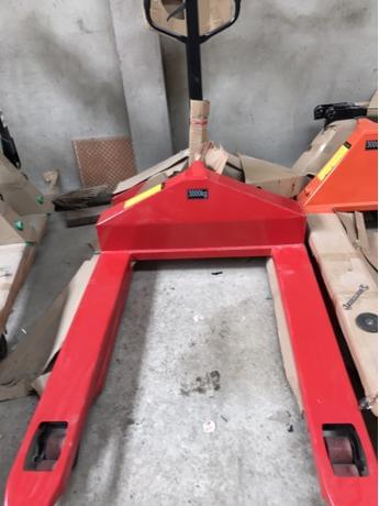 xe nâng tay siêu rộng