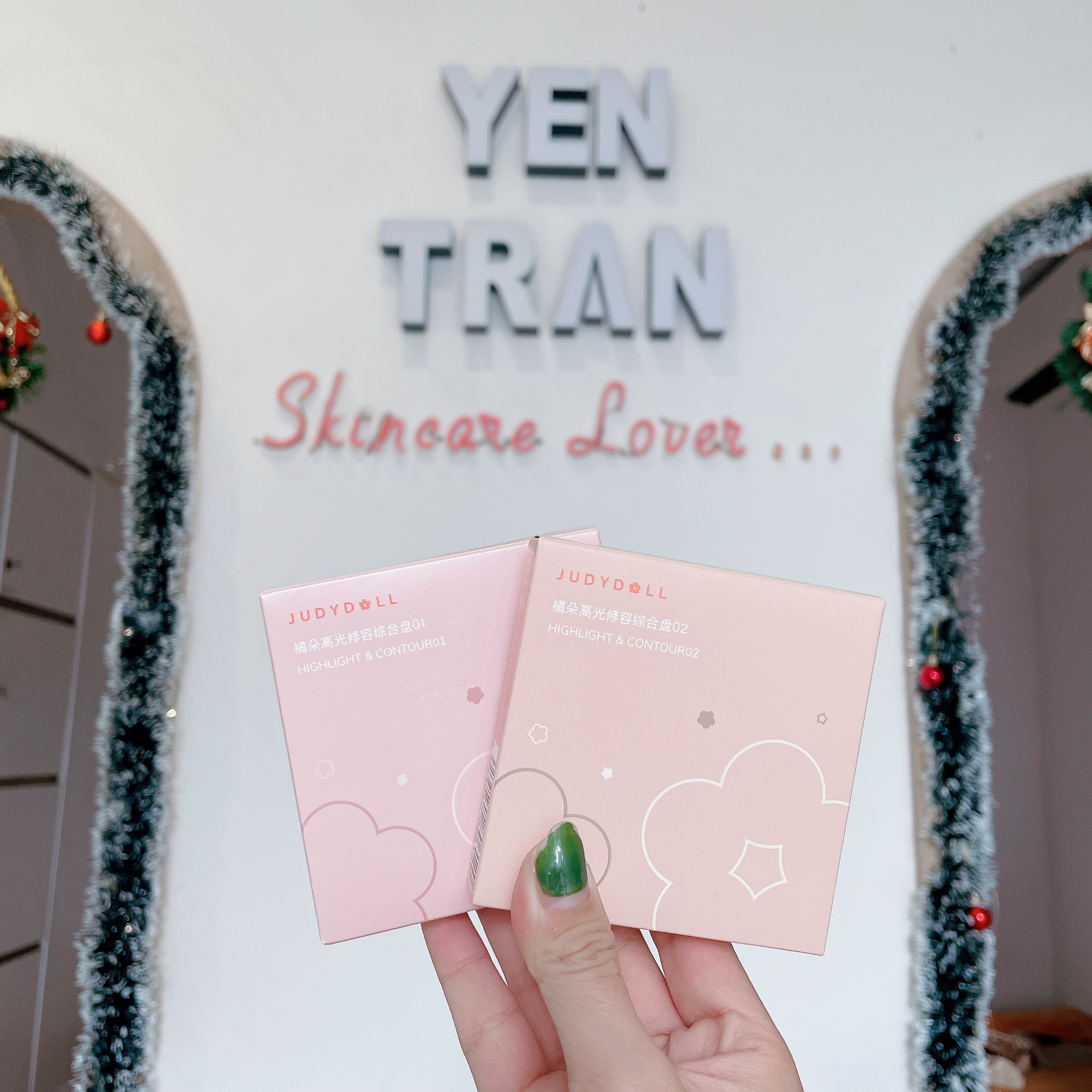 JUDYDOLL Bảng Phấn Tạo Khối Bắt Sáng