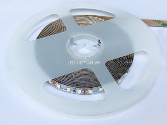 led-strip1-r2.png?v=1529377306288