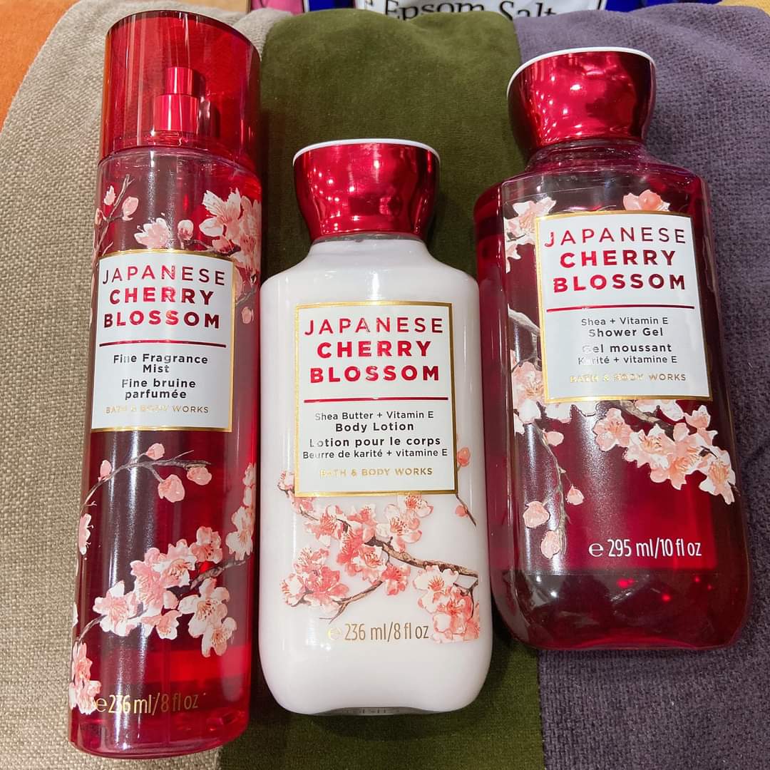 Bath & Body Works Japanese Cherry Blossom shower gel