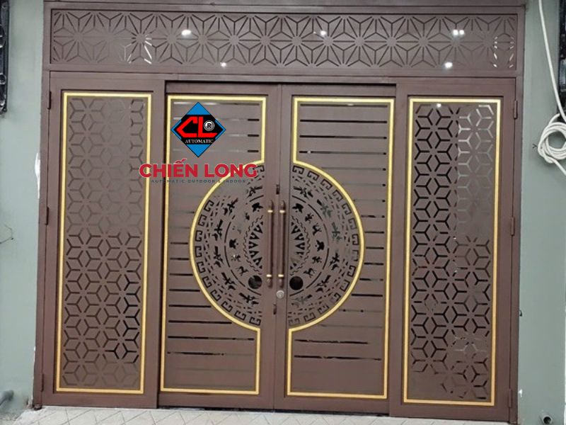 Cổng sắt CNC trượt quay 4 cánh - Vẻ đẹp sang trọng kết hợp công nghệ tiện nghi