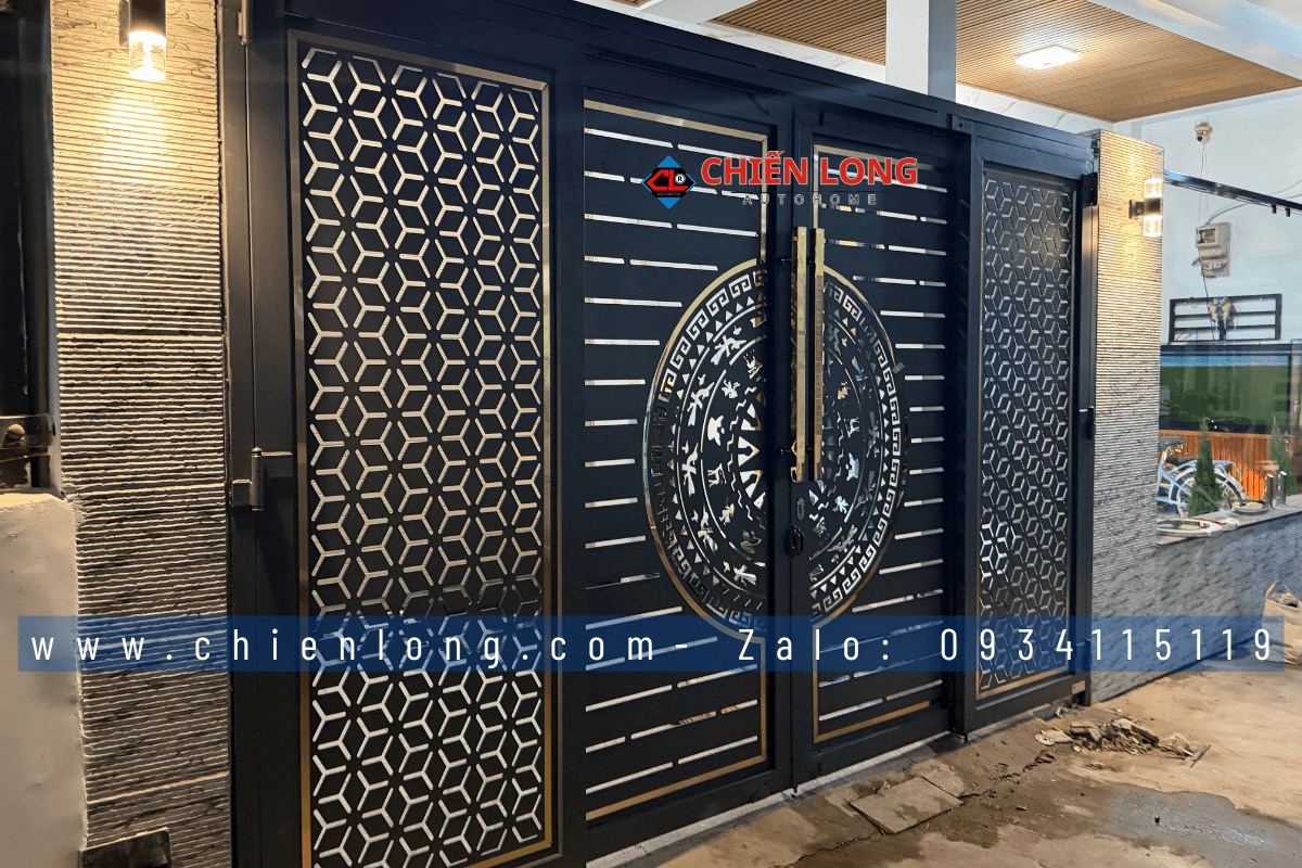 Bàn giao Cửa Trượt Quay CNC Trống Đồng 3,65m*2.682m Bình Thạnh HCM