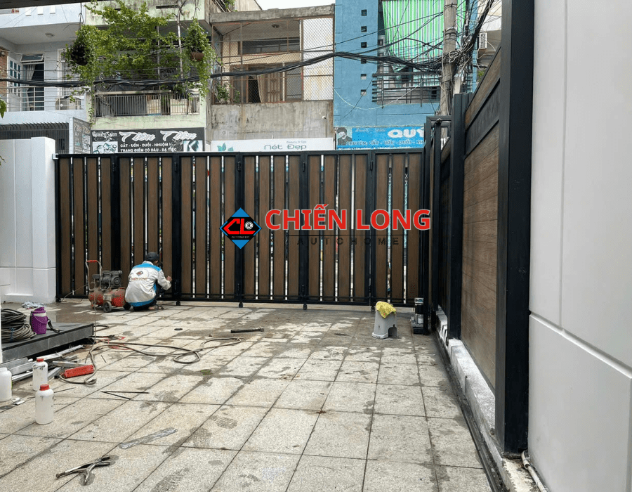 Cổng lùa tự động vuông góc tiện lợi tiết kiệm tối đa không gian