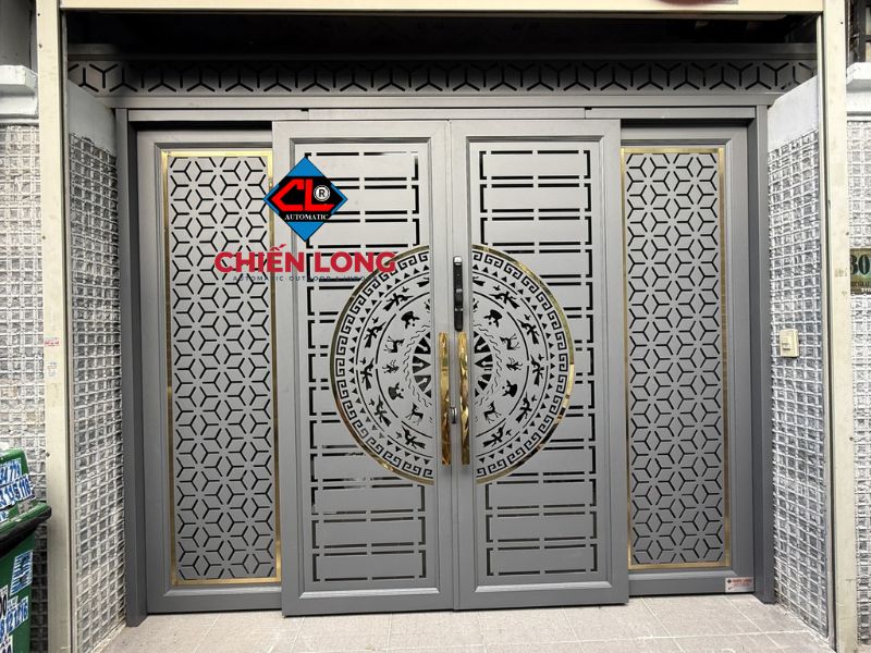 Cổng sắt CNC trượt quay 4 cánh - Giải pháp hiện đại, sang trọng, tiết kiệm không gian