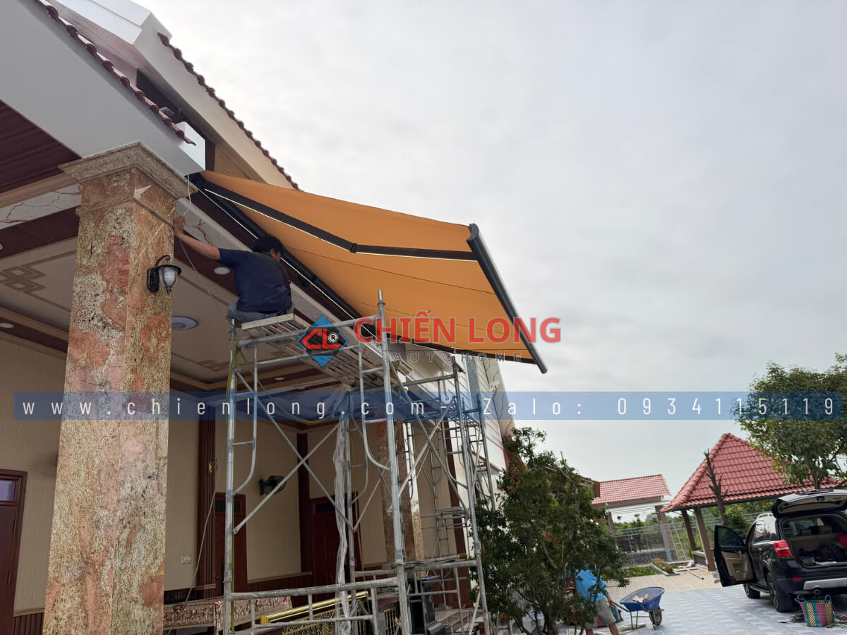 Công Trình Lắp 2 Bộ Mái Hiên Thông Minh Nhập Khẩu 4.5m x 2.5m Tại Biệt Thự Đồng Tháp