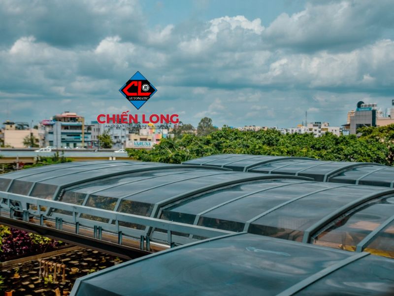 Mái xếp lớp tấm poly - Giải pháp che nắng mưa thông minh, tiện lợi