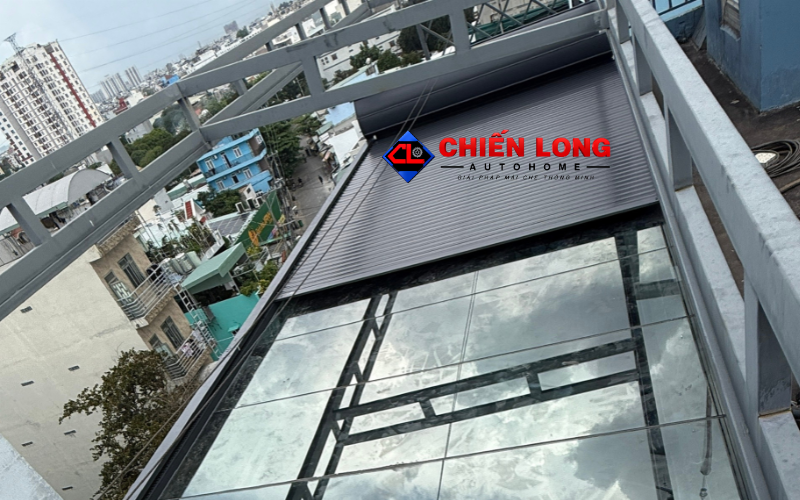 mái nhôm cuốn tự động chống nắng